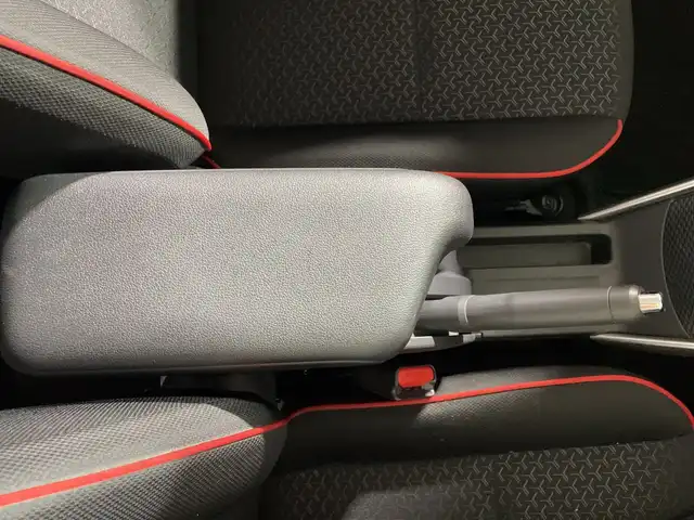 トヨタ ライズ G 福岡県 2022(令4)年 2.2万km ナチュラルベージュマイカM 純正9インチディスプレイオーディオ/・AM/FM/HDMI/AppleCarplay/フルセグTV/・バックモニター/スマートアシスト/コーナーセンサー/ETC2.0/ドライブレコーダー前後/ステアリングリモコン/LEDヘッドライト/・オートライト/スマートキー/・スペアキー/・プッシュスタート/純正16インチアルミホイール/純正フロアマット/純正ドアバイザー