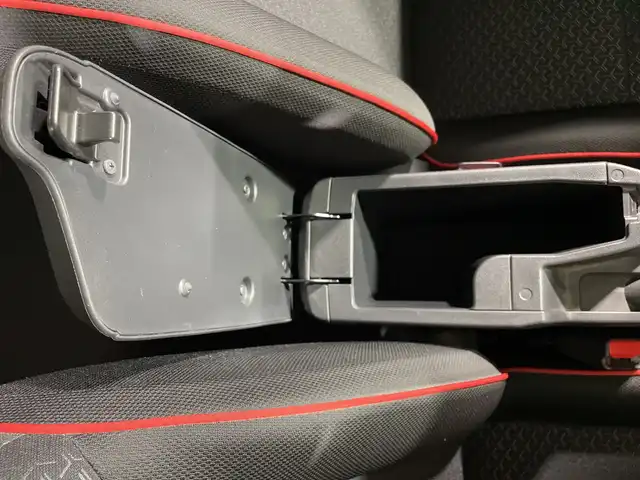 トヨタ ライズ G 福岡県 2022(令4)年 2.2万km ナチュラルベージュマイカM 純正9インチディスプレイオーディオ/・AM/FM/HDMI/AppleCarplay/フルセグTV/・バックモニター/スマートアシスト/コーナーセンサー/ETC2.0/ドライブレコーダー前後/ステアリングリモコン/LEDヘッドライト/・オートライト/スマートキー/・スペアキー/・プッシュスタート/純正16インチアルミホイール/純正フロアマット/純正ドアバイザー