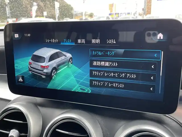 メルセデス・ベンツ ＧＬＣ２２０ d 4マチック AMGライン 福岡県 2019(令1)年 3.1万km ポーラホワイト ・純正メモリナビ/(BT/USB/フルセグ)/・ETC2.0/・360°カメラ/・ブラインドスポットモニター/・パノラミックスライディングルーフ/・アンビエントライト/・エアサス/・革巻きステアリング/・パドルシフト/・ステアリングスイッチ/・ACC/・パークアシスト/・レーンキープアシスト/・3ゾーンエアコン/・シートヒーター全席/・ハーフレザーシート/・パワーシートD-N/・LEDヘッドライト/・オートライト/・フォグライト（リヤ）/・電動リヤゲート/・純正フロアマット/・純正19インチAW