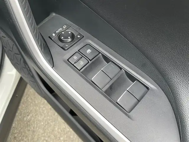 トヨタ ＲＡＶ４ ハイブリッドG 岩手県 2020(令2)年 5.1万km ホワイトパールクリスタルシャイン 純正９型ナビ　Ｆカメラ　Ｂカメラ　Ｂｌｕｅｔｏｏｔｈ　ＣＤ　ＤＶＤ　フルセグ　BSM　シートヒーター　ステアヒーター　ＬＥＤオートライト　純正１８ＡＷ　ルーフレール　ＰＷバックドア　ＡＣ１００Ｖ
