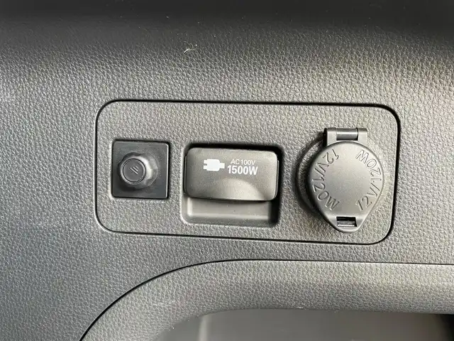 トヨタ ＲＡＶ４ ハイブリッドG 岩手県 2020(令2)年 5.1万km ホワイトパールクリスタルシャイン 純正９型ナビ　Ｆカメラ　Ｂカメラ　Ｂｌｕｅｔｏｏｔｈ　ＣＤ　ＤＶＤ　フルセグ　BSM　シートヒーター　ステアヒーター　ＬＥＤオートライト　純正１８ＡＷ　ルーフレール　ＰＷバックドア　ＡＣ１００Ｖ