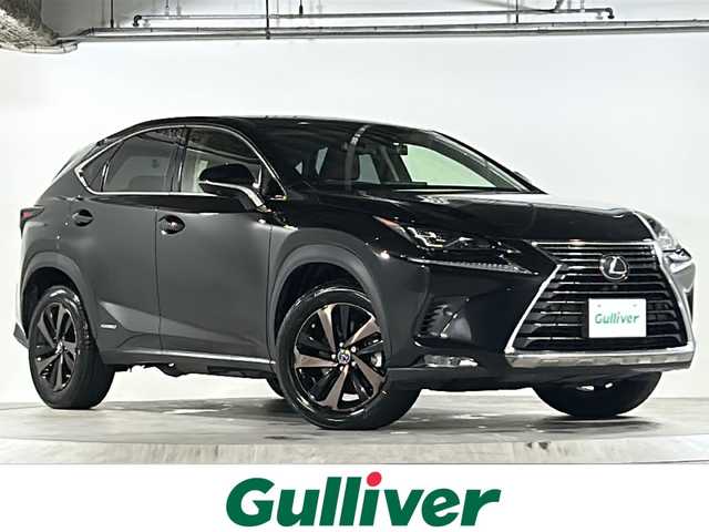レクサス ＮＸ 300h バージョンL 広島県 2018(平30)年 6.6万km グラファイトブラックガラスフレーク 禁煙/レクサスセーフティシステムプラス/純正ナビ/CD/DVD/Blu-ray/DTV/Bluetooth/USB/パノラミックビューモニター(/76000)/純正OP18インチブロンズアルミホイール(/25000)/NAVI/AI-AVS(/100000)/クリアランスソナー /BSM(/60000)/LDA/三眼LEDオートライト/オートマチックハイビーム /ビルトインETC2.0/前後ドライブレコーダー/ステアリングスイッチ/ステアリングヒーター/AC100V電源/赤革シート/シートヒーター /シートベンチレーション /パワーシート/メモリーシート /パワーバックドア/スマートキー/プッシュスタート/純正フロアマット