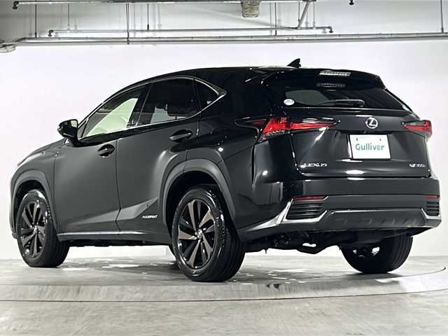 レクサス ＮＸ 300h バージョンL 広島県 2018(平30)年 6.6万km グラファイトブラックガラスフレーク 禁煙/レクサスセーフティシステムプラス/純正ナビ/CD/DVD/Blu-ray/DTV/Bluetooth/USB/パノラミックビューモニター(/76000)/純正OP18インチブロンズアルミホイール(/25000)/NAVI/AI-AVS(/100000)/クリアランスソナー /BSM(/60000)/LDA/三眼LEDオートライト/オートマチックハイビーム /ビルトインETC2.0/前後ドライブレコーダー/ステアリングスイッチ/ステアリングヒーター/AC100V電源/赤革シート/シートヒーター /シートベンチレーション /パワーシート/メモリーシート /パワーバックドア/スマートキー/プッシュスタート/純正フロアマット