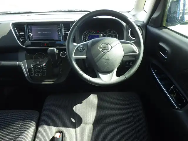日産 デイズ ルークス ハイウェイスターX 千葉県 2018(平30)年 3.9万km オーシャンブルーP エマージェンシーブレーキ/左パワースライドドア/右イージークローザードア/純正SDナビ/地デジTV/【DVD/CD再生機能　Bluetooth接続】/アラウンドビューモニター/革巻きステアリング/LEDヘッドライト/フォグライト/ウインカーミラー/コーナーセンサー/純正14インチアルミホイル/インテリジェントキー