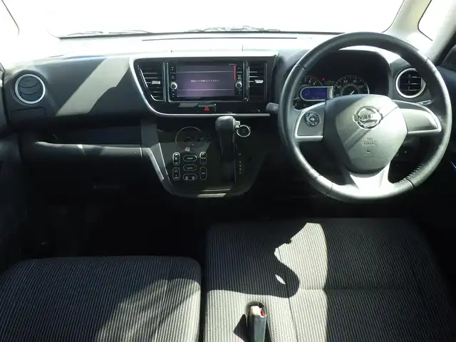 日産 デイズ ルークス ハイウェイスターX 千葉県 2018(平30)年 3.9万km オーシャンブルーP エマージェンシーブレーキ/左パワースライドドア/右イージークローザードア/純正SDナビ/地デジTV/【DVD/CD再生機能　Bluetooth接続】/アラウンドビューモニター/革巻きステアリング/LEDヘッドライト/フォグライト/ウインカーミラー/コーナーセンサー/純正14インチアルミホイル/インテリジェントキー