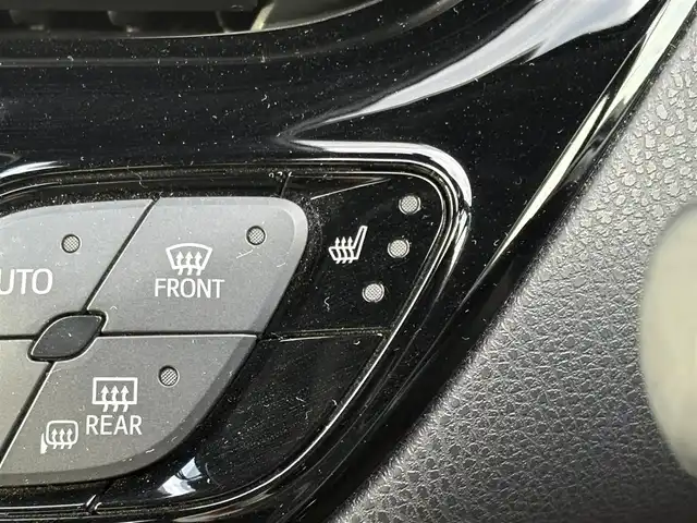 トヨタ Ｃ－ＨＲ G モード ネロ セーフティプラス 大分県 2020(令2)年 4.9万km ブラック/ホワイトパールクリスタルシャイン 2トーン ・純正ナビ(USB/BT/Miracast)/・全方位カメラ/・モデリスタフロントエアロ/・プリクラッシュセーフティ/・ブラインドスポットモニター/・レーダークルーズコントロール/・シートヒーター/・ドライブレコーダー/・ETC/・ブレーキホールド/・オートハイビーム/・ステアリングリモコン/・純正アルミホイール