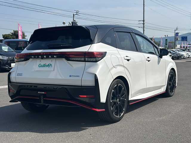 日産 オーラ ニスモ 香川県 2022(令4)年 3.6万km ピュアホワイトパール / スーパーブラック 2トーン プロパイロット/デジタルミラー/純正ナビ/フルセグTV/純正アルミ/LEDヘッドライト/シートヒーター/全方位カメラ/車線逸脱/ETC/前後コーナーセンサー/スペアキー/オートライト