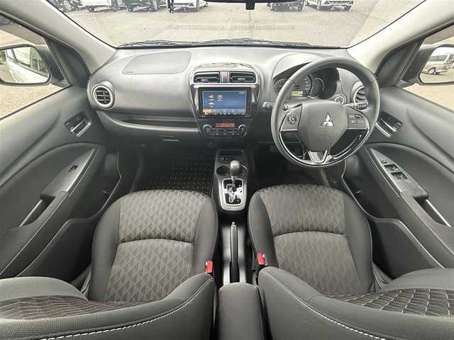 三菱 ミラージュ G 岡山県 2020(令2)年 7.1万km ホワイトダイヤモンド 登録時走行距離70975km/社外ナビ(AM.FM.CD.DVD.TV.BT)/フルセグTV/バックカメラ/ETC/前後ドライブレコーダー/衝突軽減ブレーキ/横滑り防止装置/クルーズコントロール/レーンキープアシスト/オートライト/オートマチックハイビーム/アイドリングストップ/15インチ純正AW/純正フロアマット/プッシュスタート/ドアバイザー