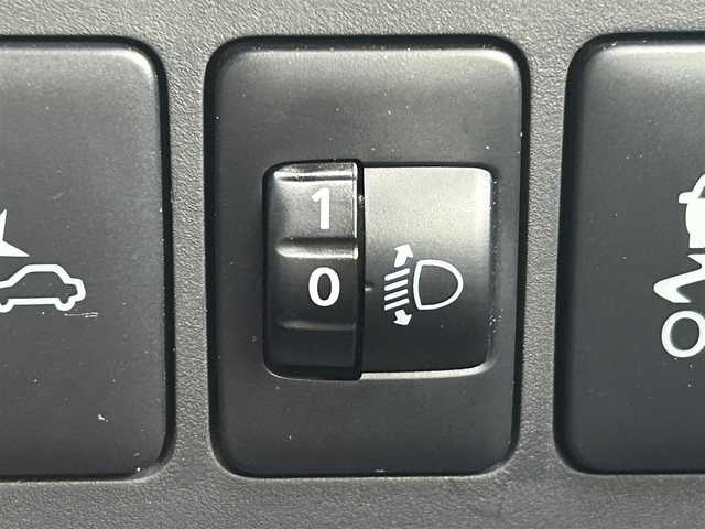 三菱 ミラージュ G 岡山県 2020(令2)年 7.1万km ホワイトダイヤモンド 登録時走行距離70975km/社外ナビ(AM.FM.CD.DVD.TV.BT)/フルセグTV/バックカメラ/ETC/前後ドライブレコーダー/衝突軽減ブレーキ/横滑り防止装置/クルーズコントロール/レーンキープアシスト/オートライト/オートマチックハイビーム/アイドリングストップ/15インチ純正AW/純正フロアマット/プッシュスタート/ドアバイザー