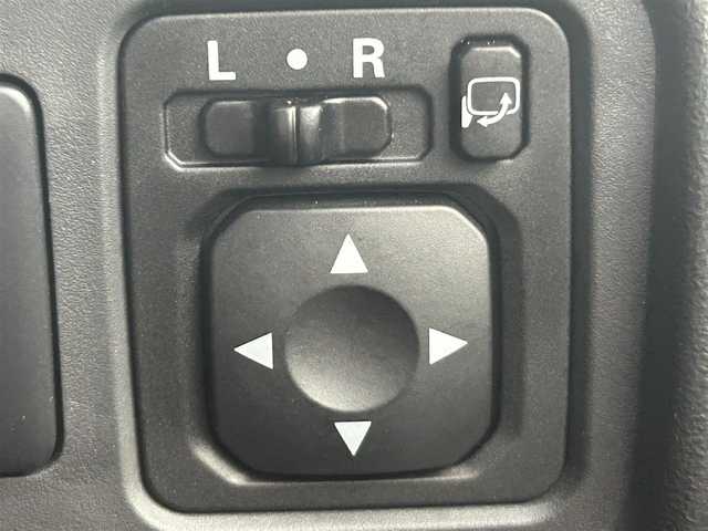 三菱 ミラージュ G 岡山県 2020(令2)年 7.1万km ホワイトダイヤモンド 登録時走行距離70975km/社外ナビ(AM.FM.CD.DVD.TV.BT)/フルセグTV/バックカメラ/ETC/前後ドライブレコーダー/衝突軽減ブレーキ/横滑り防止装置/クルーズコントロール/レーンキープアシスト/オートライト/オートマチックハイビーム/アイドリングストップ/15インチ純正AW/純正フロアマット/プッシュスタート/ドアバイザー