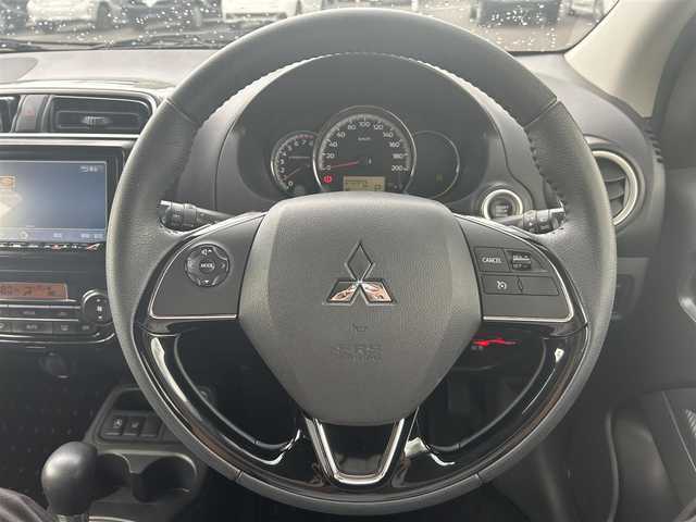 三菱 ミラージュ G 岡山県 2020(令2)年 7.1万km ホワイトダイヤモンド 登録時走行距離70975km/社外ナビ(AM.FM.CD.DVD.TV.BT)/フルセグTV/バックカメラ/ETC/前後ドライブレコーダー/衝突軽減ブレーキ/横滑り防止装置/クルーズコントロール/レーンキープアシスト/オートライト/オートマチックハイビーム/アイドリングストップ/15インチ純正AW/純正フロアマット/プッシュスタート/ドアバイザー