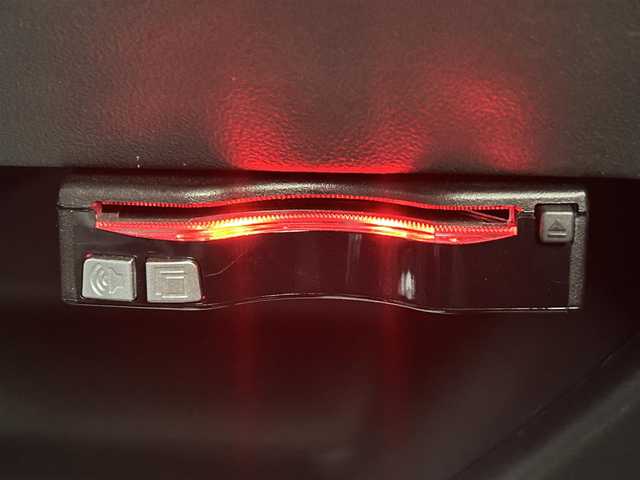 三菱 ミラージュ G 岡山県 2020(令2)年 7.1万km ホワイトダイヤモンド 登録時走行距離70975km/社外ナビ(AM.FM.CD.DVD.TV.BT)/フルセグTV/バックカメラ/ETC/前後ドライブレコーダー/衝突軽減ブレーキ/横滑り防止装置/クルーズコントロール/レーンキープアシスト/オートライト/オートマチックハイビーム/アイドリングストップ/15インチ純正AW/純正フロアマット/プッシュスタート/ドアバイザー