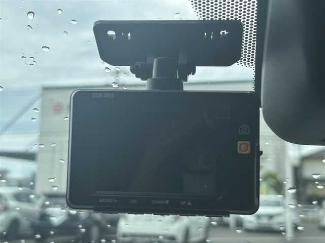 三菱 ミラージュ G 岡山県 2020(令2)年 7.1万km ホワイトダイヤモンド 登録時走行距離70975km/社外ナビ(AM.FM.CD.DVD.TV.BT)/フルセグTV/バックカメラ/ETC/前後ドライブレコーダー/衝突軽減ブレーキ/横滑り防止装置/クルーズコントロール/レーンキープアシスト/オートライト/オートマチックハイビーム/アイドリングストップ/15インチ純正AW/純正フロアマット/プッシュスタート/ドアバイザー