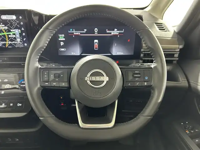 日産 セレナ e－パワー ハイウェイスター V 佐賀県 2024(令6)年 0.9万km ダイヤモンドブラック AA仕入：評価点5点/メーカー純正ナビ/アラウンドビューモニター/インテリジェントルームミラー/ナビ連動ドライブレコーダー/両側パワースライドドア/プロパイロット/ハンズフリースライドドア/純正16インチアルミホイール/安全機能/ヒルスタートアシスト/インテリジェント エマージェンシーブレーキ/LDW（車線逸脱警報）/車両接近通報装置/フロント&バックソナー/インテリジェント LI（車線逸脱防止支援システム）/インテリジェント DA（ふらつき警報）/踏み間違い衝突防止アシスト/標識検知機能/（進入禁止標識検知、最高速度標識検知、/一時停止標識検知）