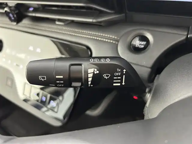 日産 セレナ e－パワー ハイウェイスター V 佐賀県 2024(令6)年 0.9万km ダイヤモンドブラック AA仕入：評価点5点/メーカー純正ナビ/アラウンドビューモニター/インテリジェントルームミラー/ナビ連動ドライブレコーダー/両側パワースライドドア/プロパイロット/ハンズフリースライドドア/純正16インチアルミホイール/安全機能/ヒルスタートアシスト/インテリジェント エマージェンシーブレーキ/LDW（車線逸脱警報）/車両接近通報装置/フロント&バックソナー/インテリジェント LI（車線逸脱防止支援システム）/インテリジェント DA（ふらつき警報）/踏み間違い衝突防止アシスト/標識検知機能/（進入禁止標識検知、最高速度標識検知、/一時停止標識検知）