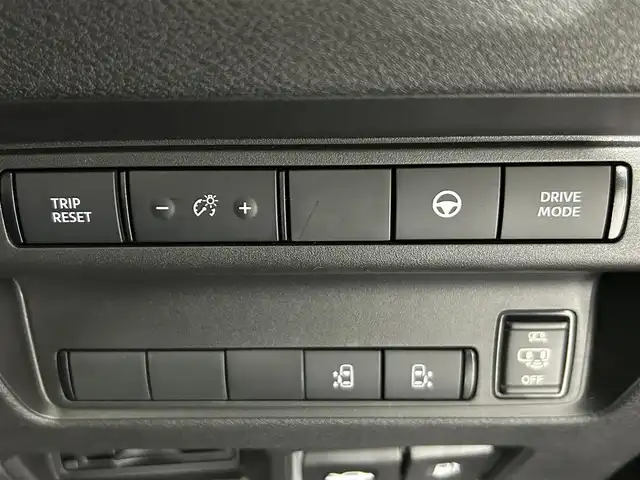 日産 セレナ e－パワー ハイウェイスター V 佐賀県 2024(令6)年 0.9万km ダイヤモンドブラック AA仕入：評価点5点/メーカー純正ナビ/アラウンドビューモニター/インテリジェントルームミラー/ナビ連動ドライブレコーダー/両側パワースライドドア/プロパイロット/ハンズフリースライドドア/純正16インチアルミホイール/安全機能/ヒルスタートアシスト/インテリジェント エマージェンシーブレーキ/LDW（車線逸脱警報）/車両接近通報装置/フロント&バックソナー/インテリジェント LI（車線逸脱防止支援システム）/インテリジェント DA（ふらつき警報）/踏み間違い衝突防止アシスト/標識検知機能/（進入禁止標識検知、最高速度標識検知、/一時停止標識検知）