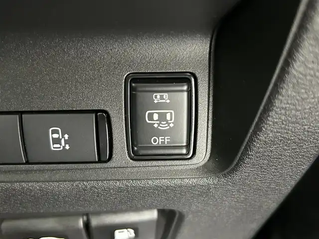 日産 セレナ e－パワー ハイウェイスター V 佐賀県 2024(令6)年 0.9万km ダイヤモンドブラック AA仕入：評価点5点/メーカー純正ナビ/アラウンドビューモニター/インテリジェントルームミラー/ナビ連動ドライブレコーダー/両側パワースライドドア/プロパイロット/ハンズフリースライドドア/純正16インチアルミホイール/安全機能/ヒルスタートアシスト/インテリジェント エマージェンシーブレーキ/LDW（車線逸脱警報）/車両接近通報装置/フロント&バックソナー/インテリジェント LI（車線逸脱防止支援システム）/インテリジェント DA（ふらつき警報）/踏み間違い衝突防止アシスト/標識検知機能/（進入禁止標識検知、最高速度標識検知、/一時停止標識検知）