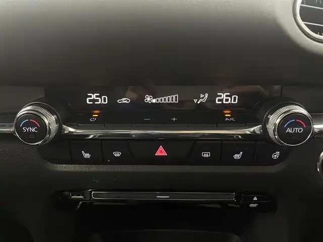 マツダ ＣＸ－３０ 20S Lパッケージ 大阪府 2020(令2)年 6.1万km ディープクリスタルブルーマイカ i-ACTIVSENSE/ 　・スマートブレーキサポート/　・車線逸脱警報機能/　・クルージングトラフィックサポート/　・ドライバーアテンションサポート/BOSEサウンド/純正ナビ（Bluetooth/CD/DVD）/フルセグTV/全方位カメラ/レーダークルーズコントロール/LEDヘッドライト/オートハイビームアシスト/レザーシート/パワーシート/シートヒーター/純正18インチアルミホイール/ブラインドスポットモニター/電動テールゲート/スマートキー/ETC