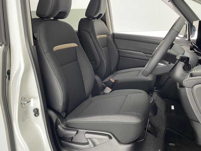 日産 セレナ e－パワー ハイウェイスター V 宮崎県 2023(令5)年 0.2万km プリズムホワイト 禁煙車/エマージェンシーブレーキ/純正12.3型ディスプレイオーディオナビTV/（NISSAN CONNECT/Bluetooth/USB/FMAM/フルセグTV)/純正ビルトイン2.0ETC/純正LEDオートライト/純正LEDフォグ/純正16インチアルミ/純正フロアマット/ハンズフリー両側電動スライドドア/プロパイロット/アラウンドビューモニター/レーンディパーチャーアラート/オートマチックハイビーム/ブラインドスポットモニター/パーキングアシスト/クリアランスソナー/デジタルインナーミラー/電子パーキング/オートホールド/デュアルオートエアコン（Wオートエアコン）/本革巻ハンドル/インテリジェントキー/プッシュエンジンスタート/スペアキー/新車時保証書/取扱い説明書