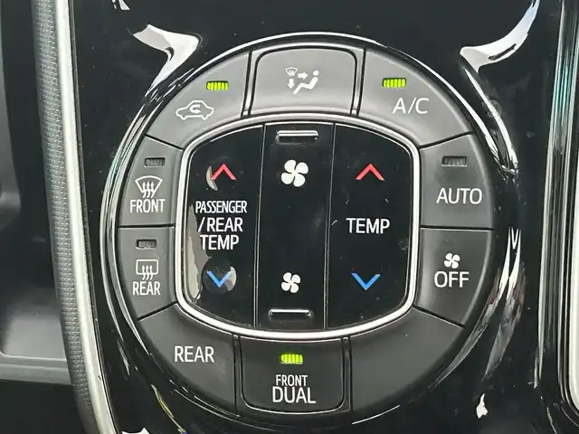 トヨタ ヴォクシー ZS 煌Ⅲ 岡山県 2021(令3)年 6.9万km ブラッキッシュアゲハガラスフレーク 登録時走行距離68.189km/純正10インチナビ/（AM.FM.BT.TV.）/バックカメラ/両側パワースライドドア/トヨタセーフティセンス/・プリクラッシュセーフティ/・レーンディパーチャアラート/・オートマチックハイビーム/クリアランスソナー/ビルトインETC/LEDヘッドライト/スマートキー/プッシュスタート