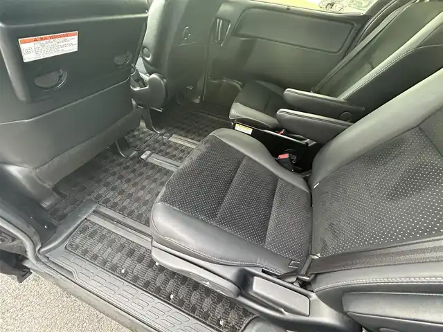 トヨタ ヴォクシー ZS 煌Ⅲ 岡山県 2021(令3)年 6.9万km ブラッキッシュアゲハガラスフレーク 登録時走行距離68.189km/純正10インチナビ/（AM.FM.BT.TV.）/バックカメラ/両側パワースライドドア/トヨタセーフティセンス/・プリクラッシュセーフティ/・レーンディパーチャアラート/・オートマチックハイビーム/クリアランスソナー/ビルトインETC/LEDヘッドライト/スマートキー/プッシュスタート
