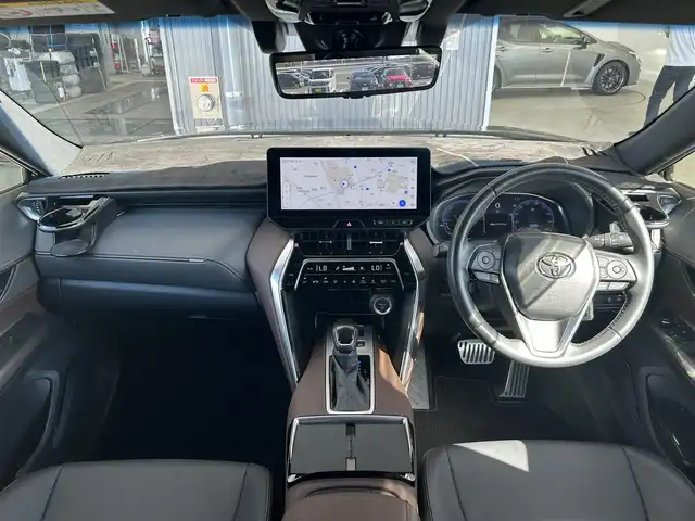 トヨタ ハリアー ハイブリッド G 愛知県 2023(令5)年 3.3万km ブラック トヨタセーフティセンス/・プリクラッシュセーフティ/・レーンディバーチャーアラート/・レーントレーシングアシスト/・レーダークルーズコントロール/・オートマチックハイビーム/置くだけ充電/デジタルインナーミラー/純正12.3型ナビ/・CD/DVD/BT/フルセグ/バックカメラ/ビルトインETC2.0/革巻きステアリング/ステアリングリモコン/ハーフレザーシート/パワーシート（D席）/パワーバックドア/純正LEDヘッドライト/フォグランプ/純正18インチアルミホイール