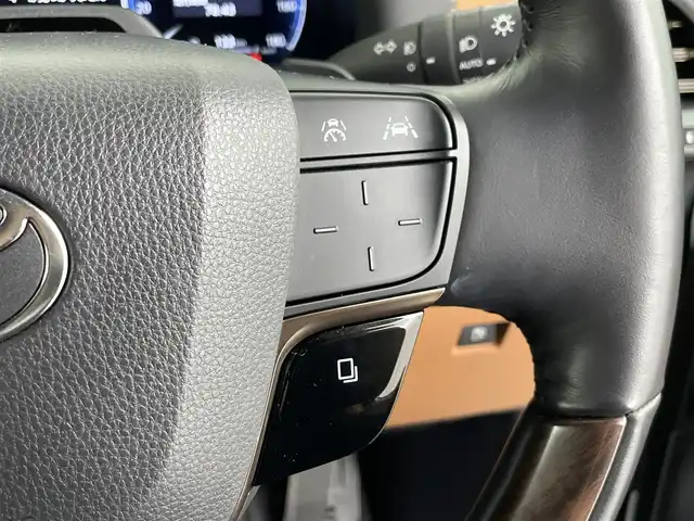 トヨタ ヴェルファイア ハイブリット Z プレミア 埼玉県 2024(令6)年 1.8万km プラチナホワイトパールマイカ ツインルーフ/ユニバーサルステップ/純正ナビゲーション/（フルセグTV/Bluetooth/ミラキャスト/AM/FM/HDMI）/全方位カメラ/クリアランスソナー /純正13.2型有機EL後席ディスプレイ/レーダークルーズコントロール/両側パワースライドドア /ビルトインETC2.0/パドルシフト/プリクラッシュセーフティ/安心降車アシスト/レーンディパーチャーアラート/ブラインドスポットモニター/電動パーキングブレーキ/ブレーキホールド/置くだけ充電/パワーシート/シートヒーター/エアシート/オットマン/３眼LEDヘッドライト/純正１９インチアルミホイール