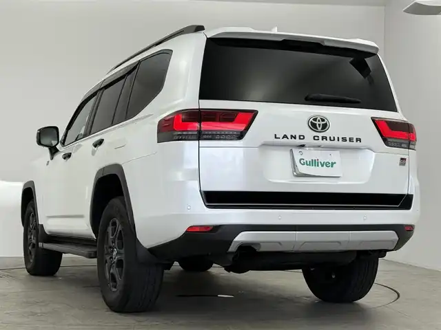 トヨタ ランドクルーザー GRスポーツ 愛知県 2022(令4)年 2.9万km プレシャスホワイトパール ４WD/トヨタセーフティーセンス/レーダークルーズコントロール/JBLプレミアムサウンド/パノラマルーフ/純正ディスプレイナビ/・Bluetooth/・フルセグTV/・Applecarplay/アラウンドビューモニター/パワーバックドア/シートヒーター/エアシート/赤黒革レザーシート/ブラインドスポットモニター/革巻きステアリング/ステアリングリモコン/社外デジタルインナーミラー/前後ドライブレコーダー/HUD/AC100V/純正アルミホイール/純正GRフロアマット/シーケンシャルライト/フォグランプ/ディライト/トノカバー