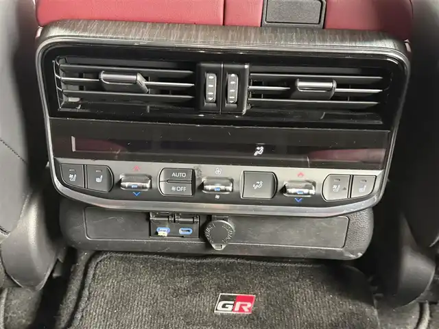 トヨタ ランドクルーザー GRスポーツ 愛知県 2022(令4)年 2.9万km プレシャスホワイトパール ４WD/トヨタセーフティーセンス/レーダークルーズコントロール/JBLプレミアムサウンド/パノラマルーフ/純正ディスプレイナビ/・Bluetooth/・フルセグTV/・Applecarplay/アラウンドビューモニター/パワーバックドア/シートヒーター/エアシート/赤黒革レザーシート/ブラインドスポットモニター/革巻きステアリング/ステアリングリモコン/社外デジタルインナーミラー/前後ドライブレコーダー/HUD/AC100V/純正アルミホイール/純正GRフロアマット/シーケンシャルライト/フォグランプ/ディライト/トノカバー