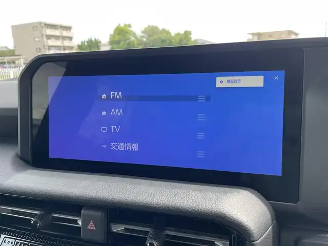 トヨタ ランドクルーザー ２５０ VX 群馬県 2024(令6)年 0.7万km プラチナホワイトパールマイカ ワンオーナー/サンルーフ/トヨタセーフティセンス/・レーンディパーチャーアラート/・ブラインドスポットモニター/・プリクラッシュセーフティ/・クリアランスソナー/・プロアクティブドライビングアシスト/・リヤクロストラフィックアラート/・後方車両接近告知/・安心降車アシスト/・リヤカメラディテクション/・周辺車両接近時サポート/・ロードサインアシスト/純正12.3インチディスプレイオーディオ　ナビ機能あり/（AM FM フルセグ Bluetooth　Miracast)/全方位カメラ/ビルトインETC2.0/LEDヘッドライト/オートライト/オートマチックハイビーム/パワーバックドア/レザーシート/前席シートヒーター＆エアーシート/運転席パワーシート/ハンドルヒーター/革巻きステアリング/ステアリングリモコン/追従式クルーズコントロール/純正デジタルインナーミラー/電動ウィンカーミラー/純正フロアマット/取扱説明書/保証書/スペアキー