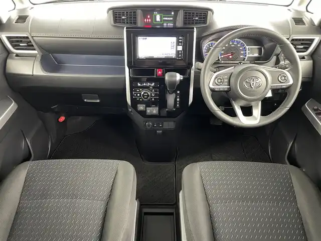 トヨタ ルーミー カスタムG－T 福島県 2023(令5)年 2.3万km パール スマートアシスト/・衝突被害軽減ブレーキ/・車線逸脱警報装置/・誤発進抑制装置/・ふらつき警報/・先行車発進お知らせ/純正7インチナビゲーション/・型番：NMZK-W73D/・フルセグTV/BT/USB/SD/CD/DVD/FM/AM/・ETC/・アラウンドビューモニター/・バックカメラ/両側パワースライドドア/革張ステアリング/・ステアリングリモコン/・クルーズコントロール追従あり/D+N席シートヒーター/アイドリングストップ/電子パーキングホールド/ブレーキホールド/プッシュスタート/・スマートキー/LEDヘッドライト/・フォグライト/・オートライト/・オートハイビーム/電動格納ミラー/・オートミラー/・ウィンカーミラー/前後コーナーセンサー/純正15インチアルミ/純正フロアマット