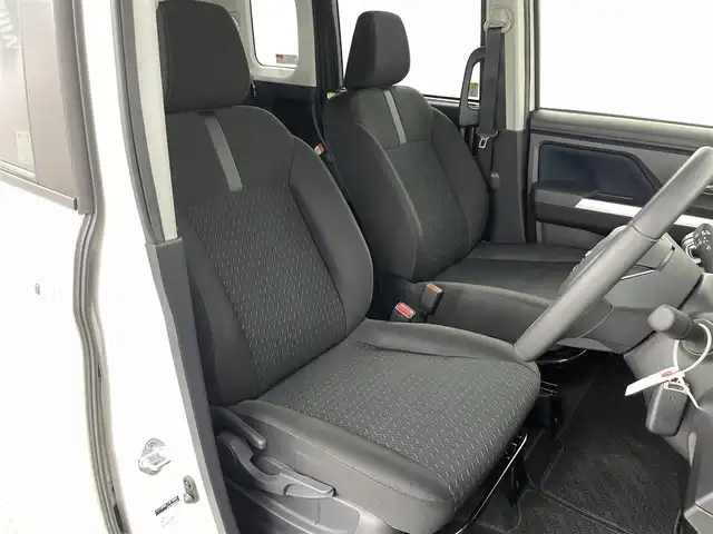 トヨタ ルーミー カスタムG－T 福島県 2023(令5)年 2.3万km パール スマートアシスト/・衝突被害軽減ブレーキ/・車線逸脱警報装置/・誤発進抑制装置/・ふらつき警報/・先行車発進お知らせ/純正7インチナビゲーション/・型番：NMZK-W73D/・フルセグTV/BT/USB/SD/CD/DVD/FM/AM/・ETC/・アラウンドビューモニター/・バックカメラ/両側パワースライドドア/革張ステアリング/・ステアリングリモコン/・クルーズコントロール追従あり/D+N席シートヒーター/アイドリングストップ/電子パーキングホールド/ブレーキホールド/プッシュスタート/・スマートキー/LEDヘッドライト/・フォグライト/・オートライト/・オートハイビーム/電動格納ミラー/・オートミラー/・ウィンカーミラー/前後コーナーセンサー/純正15インチアルミ/純正フロアマット