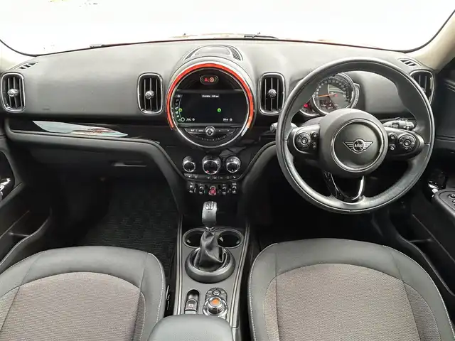 ＭＩＮＩ ミニ クロスオーバー クーパー D 高知県 2020(令2)年 2.9万km チリ・レッド ワンオーナー/純正HDDナビ/【AM/FM/BT】/バックカメラ/クルーズコントロール(追従走行有り)/衝突被害軽減ブレーキ/インテリジェントセーフティ/ドラレコ/車線逸脱制御/横滑り防止/ルーフレール/ハーフレザーシート/シートヒーター/コーナー、バックセンサー/パワーバックドア/ミラー一体型ETC/オートワイパー/オートライト/純正LEDライト/スマートキー/プッシュスタート/アイドリングストップ/純正アルミホイール 18インチ/ウインカーミラー/純正フロアマット/スペアキー×1【スマートキー】/整備手帳（保証書）/取扱説明書