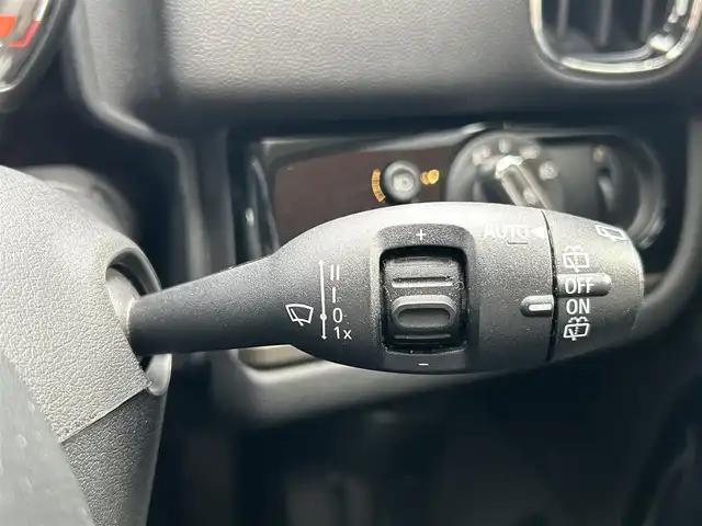 ＭＩＮＩ ミニ クロスオーバー クーパー D 高知県 2020(令2)年 2.9万km チリ・レッド ワンオーナー/純正HDDナビ/【AM/FM/BT】/バックカメラ/クルーズコントロール(追従走行有り)/衝突被害軽減ブレーキ/インテリジェントセーフティ/ドラレコ/車線逸脱制御/横滑り防止/ルーフレール/ハーフレザーシート/シートヒーター/コーナー、バックセンサー/パワーバックドア/ミラー一体型ETC/オートワイパー/オートライト/純正LEDライト/スマートキー/プッシュスタート/アイドリングストップ/純正アルミホイール 18インチ/ウインカーミラー/純正フロアマット/スペアキー×1【スマートキー】/整備手帳（保証書）/取扱説明書