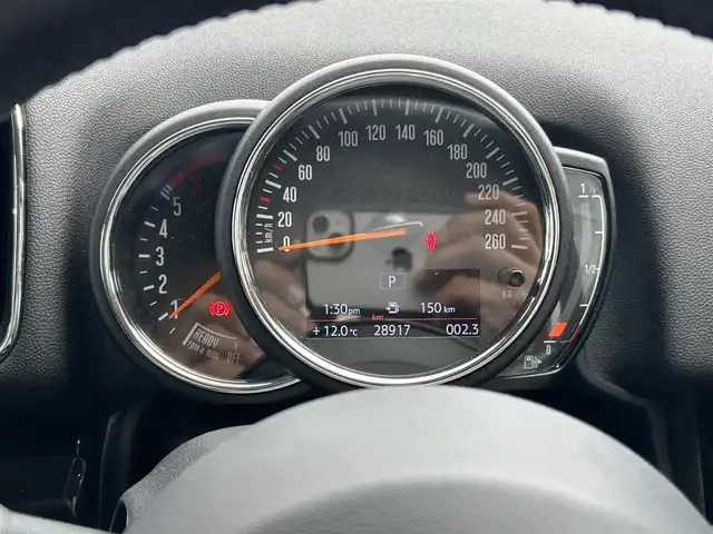 ＭＩＮＩ ミニ クロスオーバー クーパー D 高知県 2020(令2)年 2.9万km チリ・レッド ワンオーナー/純正HDDナビ/【AM/FM/BT】/バックカメラ/クルーズコントロール(追従走行有り)/衝突被害軽減ブレーキ/インテリジェントセーフティ/ドラレコ/車線逸脱制御/横滑り防止/ルーフレール/ハーフレザーシート/シートヒーター/コーナー、バックセンサー/パワーバックドア/ミラー一体型ETC/オートワイパー/オートライト/純正LEDライト/スマートキー/プッシュスタート/アイドリングストップ/純正アルミホイール 18インチ/ウインカーミラー/純正フロアマット/スペアキー×1【スマートキー】/整備手帳（保証書）/取扱説明書