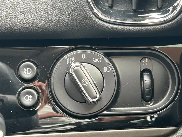 ＭＩＮＩ ミニ クロスオーバー クーパー D 高知県 2020(令2)年 2.9万km チリ・レッド ワンオーナー/純正HDDナビ/【AM/FM/BT】/バックカメラ/クルーズコントロール(追従走行有り)/衝突被害軽減ブレーキ/インテリジェントセーフティ/ドラレコ/車線逸脱制御/横滑り防止/ルーフレール/ハーフレザーシート/シートヒーター/コーナー、バックセンサー/パワーバックドア/ミラー一体型ETC/オートワイパー/オートライト/純正LEDライト/スマートキー/プッシュスタート/アイドリングストップ/純正アルミホイール 18インチ/ウインカーミラー/純正フロアマット/スペアキー×1【スマートキー】/整備手帳（保証書）/取扱説明書