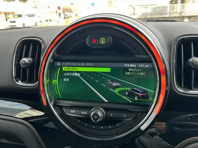ＭＩＮＩ ミニ クロスオーバー クーパー D 高知県 2020(令2)年 2.9万km チリ・レッド ワンオーナー/純正HDDナビ/【AM/FM/BT】/バックカメラ/クルーズコントロール(追従走行有り)/衝突被害軽減ブレーキ/インテリジェントセーフティ/ドラレコ/車線逸脱制御/横滑り防止/ルーフレール/ハーフレザーシート/シートヒーター/コーナー、バックセンサー/パワーバックドア/ミラー一体型ETC/オートワイパー/オートライト/純正LEDライト/スマートキー/プッシュスタート/アイドリングストップ/純正アルミホイール 18インチ/ウインカーミラー/純正フロアマット/スペアキー×1【スマートキー】/整備手帳（保証書）/取扱説明書