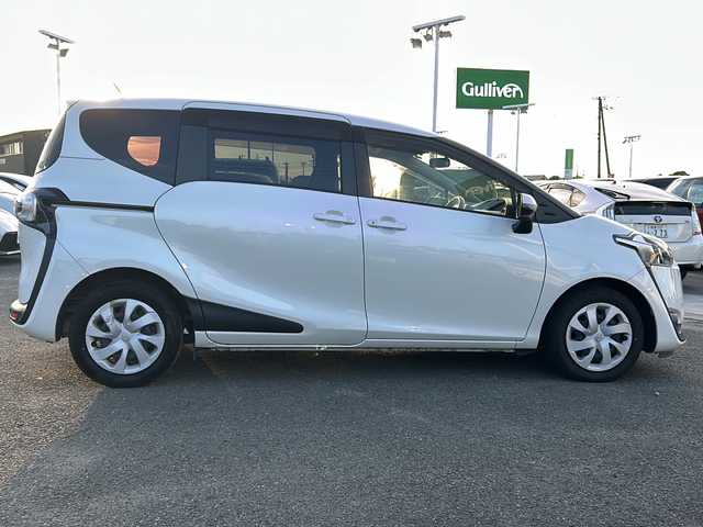 トヨタ シエンタ G 徳島県 2015(平27)年 9.1万km ホワイトパールクリスタルシャイン 7型純正ナビ　NSZT-W64/(ラジオ/DISC/USB/SD)/バックカメラ/両側電動スライドドア/純正フロアマット/スマートキー/D/N席シートヒーター/横滑り防止装置/プッシュスタート/アイドリングストップ/ハロゲンヘッドライト/取扱説明書/新車時保証書