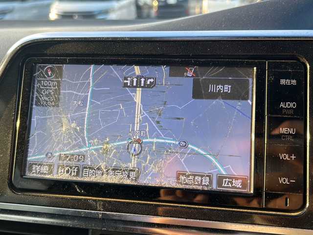 トヨタ シエンタ G 徳島県 2015(平27)年 9.1万km ホワイトパールクリスタルシャイン 7型純正ナビ　NSZT-W64/(ラジオ/DISC/USB/SD)/バックカメラ/両側電動スライドドア/純正フロアマット/スマートキー/D/N席シートヒーター/横滑り防止装置/プッシュスタート/アイドリングストップ/ハロゲンヘッドライト/取扱説明書/新車時保証書