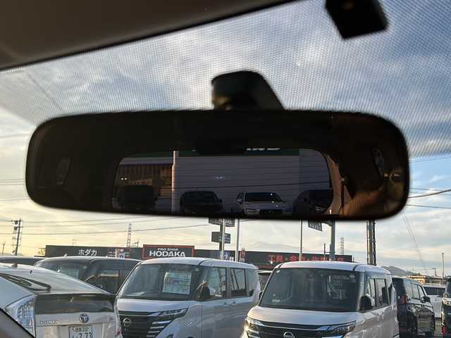 トヨタ シエンタ G 徳島県 2015(平27)年 9.1万km ホワイトパールクリスタルシャイン 7型純正ナビ　NSZT-W64/(ラジオ/DISC/USB/SD)/バックカメラ/両側電動スライドドア/純正フロアマット/スマートキー/D/N席シートヒーター/横滑り防止装置/プッシュスタート/アイドリングストップ/ハロゲンヘッドライト/取扱説明書/新車時保証書