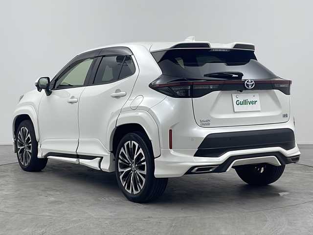 トヨタ ヤリスクロス ハイブリッド Z 三重県 2021(令3)年 6.4万km ホワイトパールクリスタルシャイン 禁煙車/モデリスタフルエアロ/Toyota Safety Sense	/・プリクラッシュセーフティ	/・レーントレーシングアシスト	/・レーダークルーズコントロール	/・ロードサインアシスト	/・発進遅れ告知機能	/・プロアクティブドライビングアシスト	/・オートマチックハイビーム	/ブラインドスポットモニター/ヘッドアップディスプレイ/純正ディスプレイオーディオ（ナビあり）/BT.USB.Miracast/バックカメラ/ビルトインETC2.0/電動パーキングブレーキ/オートホールド/LEDヘッドライト/ハーフレザーシート/シートヒーター/パワーシート/プッシュスタート/スマートキーｘ２
