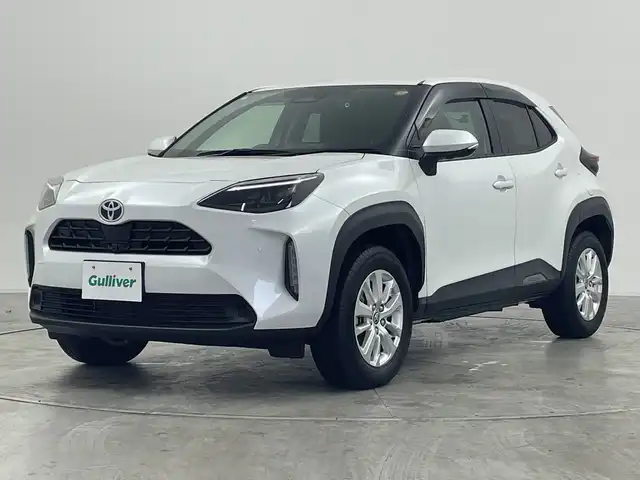 トヨタ ヤリスクロス ハイブリッド G 群馬県 2024(令6)年 1.1万km プラチナホワイトパールマイカ 純正ディスプレイオーディオ　フルセグＴＶ　全周囲カメラ　シートヒーター　ステアリングヒーター　衝突被害軽減ブレーキ　レーンアシスト　クリアランスソナー　ＥＴＣ２．０　前後ドラレコ　スマートキー　禁煙車
