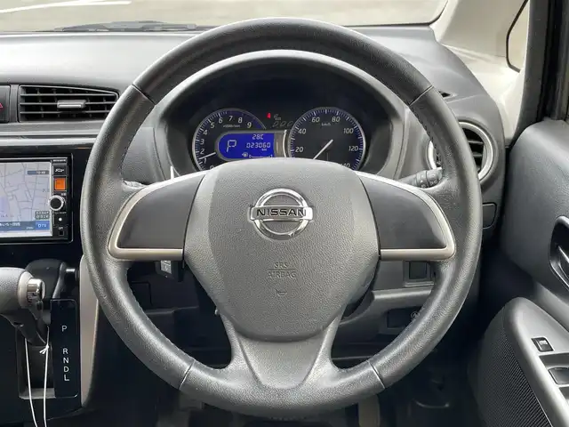 日産 デイズ ハイウェイスターX 東京都 2013(平25)年 2.3万km プレミアムパープルP アラウンドビューモニター　/純正ナビ/・Ｂｌｕｅｔｏｏｔｈ　/・フルセグ　/・ＣＤ／ＤＶＤ再生　/純正フロアマット　/スマートキープッシュスタート　/純正アルミ　/ベンチシート　/アイドリングストップ
