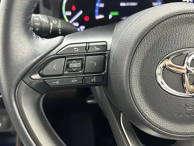 トヨタ ヤリスクロス ハイブリッド Z 熊本県 2020(令2)年 1.7万km ホワイトパールクリスタルシャイン 純正ディスプレイオーディオ（フルセグ・ＢＴ・ＵＳＢ）/バックカメラ　/ビルトインＥＴＣ　/前後クリアランスソナー　/トヨタセーフティーセンス/・プリクラッシュセーフティ/・レーントレーシングアシスト/・レーンディパーチャーアラート/・レーダークルーズコントロール/・ロードサインアシスト/・発進お知らせ機能/・ブラインドスポットモニター/・駐車時支援パーキングサポートシステム/横滑り防止/前席シートヒーター　/運転席パワーシート/ヘッドアップディスプレイ/AC100V/オートブレーキホールド/純正フロアマット/純正１８インチAW/オートライト/LEDヘッドライト/スマートキー/プッシュスタート/スペアキー1本/保証書/取扱説明書