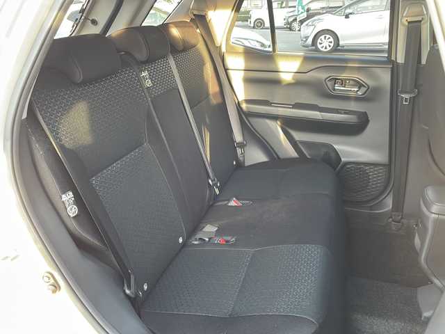 トヨタ ライズ Z 長野県 2020(令2)年 1.9万km ナチュラルベージュマイカM スマートアシスト/・衝突警報機能/・標識認識機能/・先行車発進お知らせ機能/・全車速追従機能付アダプティブクルーズコントロール/・レーンキープコントロール/・ふらつき警報/・路側逸脱警報機能/・コーナーセンサー/純正SDナビ【NSZT-Y68T】/(CD/DVD/フルセグTV/BT)/バックカメラ/ビルトインETC/シートヒーター（D・N席）/革巻きステアリング/ステアリングスイッチ/LEDヘッドライト/フォグランプ/オートライト/スマートキー/Pスタート/電動格納ミラー/純正17インチAW/ドアバイザー