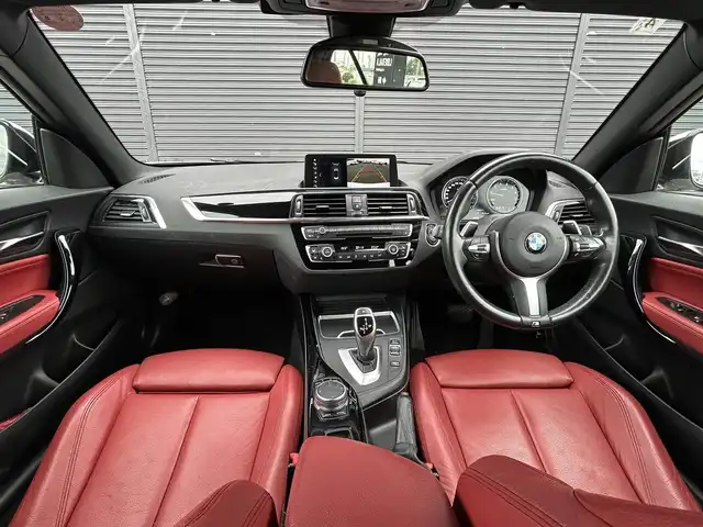ＢＭＷ ２２０ｉ カブリオレ Mスポーツ 茨城県 2018(平30)年 5.1万km アルピンホワイトⅢ ファストトラックパッケージ /・アダプティブMサス /・18インチMライトアロイホイール /・Mスポーツブレーキ /赤革 /シートヒーター /M付パワーシート  /アダプティブLED /インテリジェントSFT /LDW /Bカメラ /PDC /クルコン /ETC2.0 /禁煙車