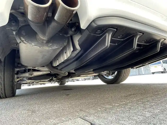 レクサス ＬＳ 600h Fスポーツ 青森県 2013(平25)年 7.4万km ホワイトノーヴァガラスフレーク /4WD/サンルーフ/マークレビンソン・/　プレミアムサウンドシステム/TRDエアロ/TRDマフラー/純正HDDナビ/　(フルセグTV/Bt/DVD)/バックカメラ/プリクラッシュセーフティー/BSM/コーナーセンサー/LEDオートライト/オートマチックハイビーム/オートワイパー/クルーズコントロール/革巻き電動チルトステア/ステアヒーター/パドルシフト/前席シートヒーター・エアシート・/　メモリー付きパワーシート /全ドア/ソフトクローザー/パワーバックドア/オーディオ/ステアスイッチ/純正20インチ鍛造アルミホイール/純正フロアマット/社外レーダー探知機/DSRC/ETC/W/サイド/カーテン/ニーエアバッグ/リア5面スモークフィルム/ABS/スマートキー/カードキー/保証書/取説