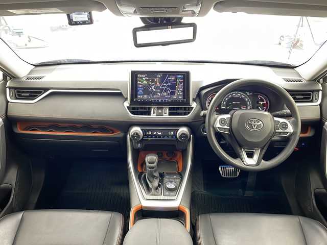 トヨタ ＲＡＶ４ アドベンチャー 兵庫県 2020(令2)年 6.6万km アーバンカーキ ・アルパイン9インチナビ（X9NX）/・CD/DVD再生/・USB接続/・フルセグテレビ/・Bluetoothオーディオ/・バックカメラ/・ビルドインETC/・トヨタセーフティセンス/・プリクラッシュセーフティ/・レーダークルーズコントロール/・レーンディパーチャーアラート/・横滑り防止機能/・盗難防止装置/・ダウンヒルアシストコントロール/・前後コーナーセンサー/・前方ドライブレコーダー/・オートライト/・オートマチックハイビーム/・LEDヘッドライト/・フォグランプ/・４WD/・デジタルインナーミラー/・MTモード付AT/・スマートキー/・純正フロアマット/・純正アルミホイール/・ルーフレール/・パワーシート（運転席）/・W＋サイドエアバック/・オートブレーキホールド/・カーテンエアバック