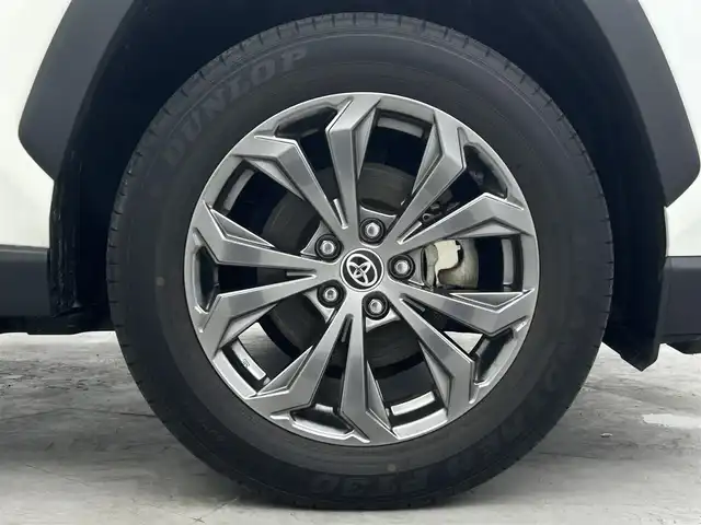 トヨタ ＲＡＶ４ ハイブリッドG 埼玉県 2022(令4)年 4万km ホワイトパールクリスタルシャイン パノラマムーンルーフ　レザーシート　シートベンチレーション　パワーシート　シートポジションメモリー　純正ディスプレイオーディオ　全周囲モニター　Ｍｉｒａｃａｓｔ　Ｂｌｕｅｔｏｏｔｈ　レーダークルーズ液晶