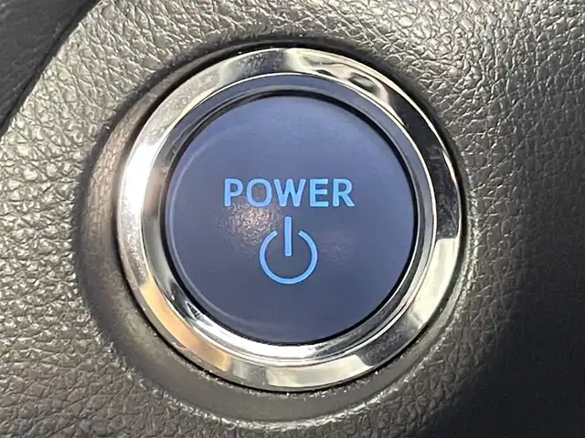 トヨタ ＲＡＶ４ ハイブリッドG 大阪府 2022(令4)年 4万km ホワイトパールクリスタルシャイン トヨタセーフティーセンス/　・プリクラッシュセーフティ/　・レーントレーシングアシスト/　・レーンディパーチャーアラート/　・レーダークルーズコントロール/　・ロードサインアシスト/　・発進遅れ告知機能/純正ディスプレイオーディオ/　（Bluetooth/AM/FM）/アラウンドビューモニター/LEDヘッドライト/フォグランプ/レザーシート/シートヒーター/シートベンチレーション/純正18インチアルミホイール/ブラインドスポットモニター/コーナーセンサー/スマートキー/ETC